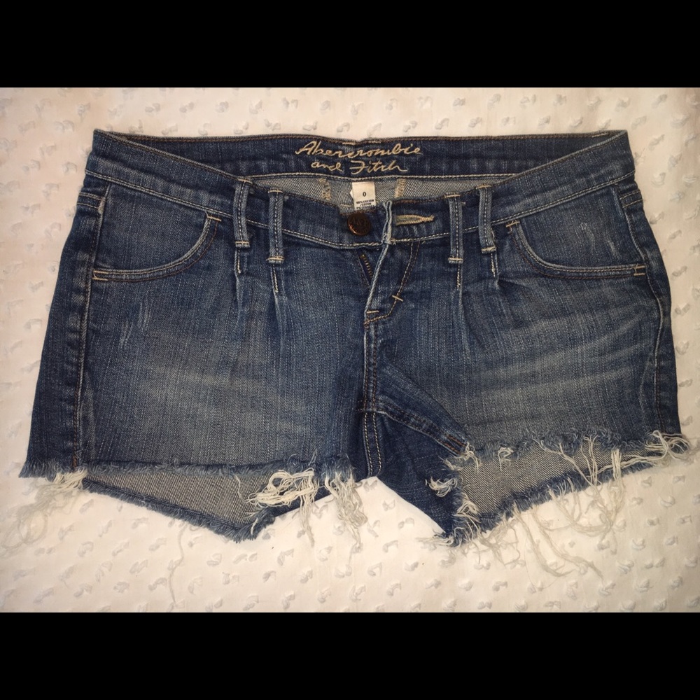 Abercrombie stretchy cut off denim shorts